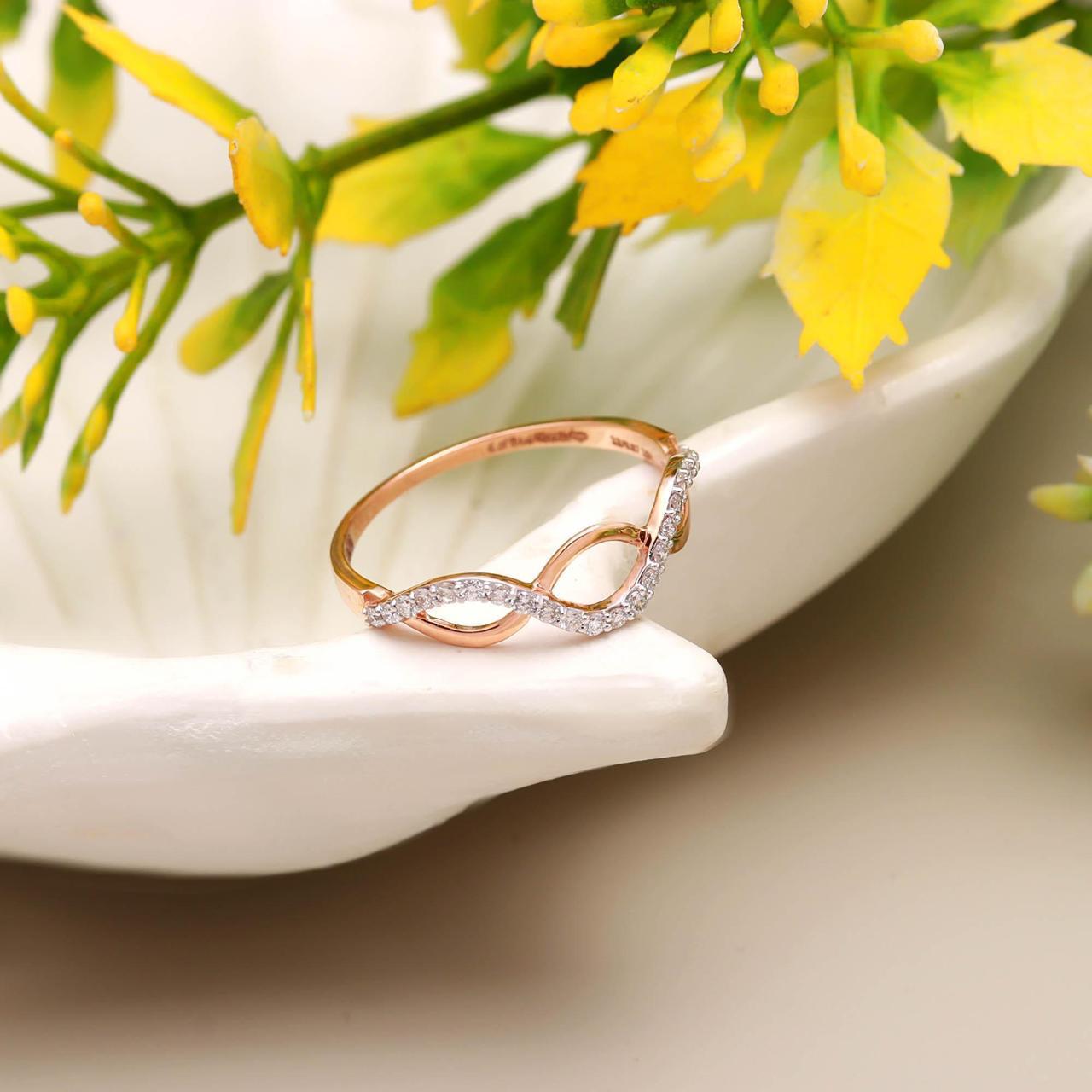 SHREE JI LAVANYA DIAMOND RING